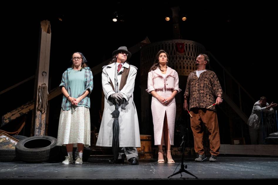 Пятый театр показал «Дядю Ваню» из 90-х