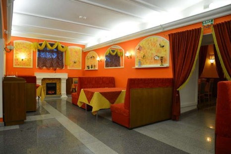 ПО ТЕАТРУ С АРТИСТОМ. Экскурсия