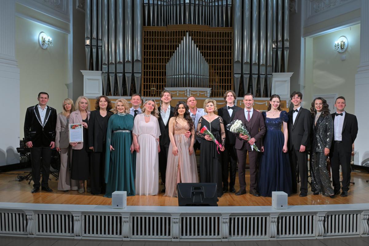 solisty_omskoy_filarmonii_v_organnom_zale_2.jpg