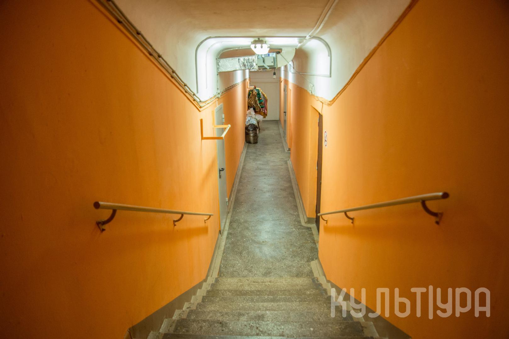 Служебная лестница